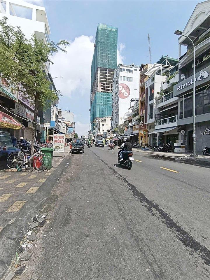 Hot  hàng hiếm  bán nhà quận 1 giá quận 8