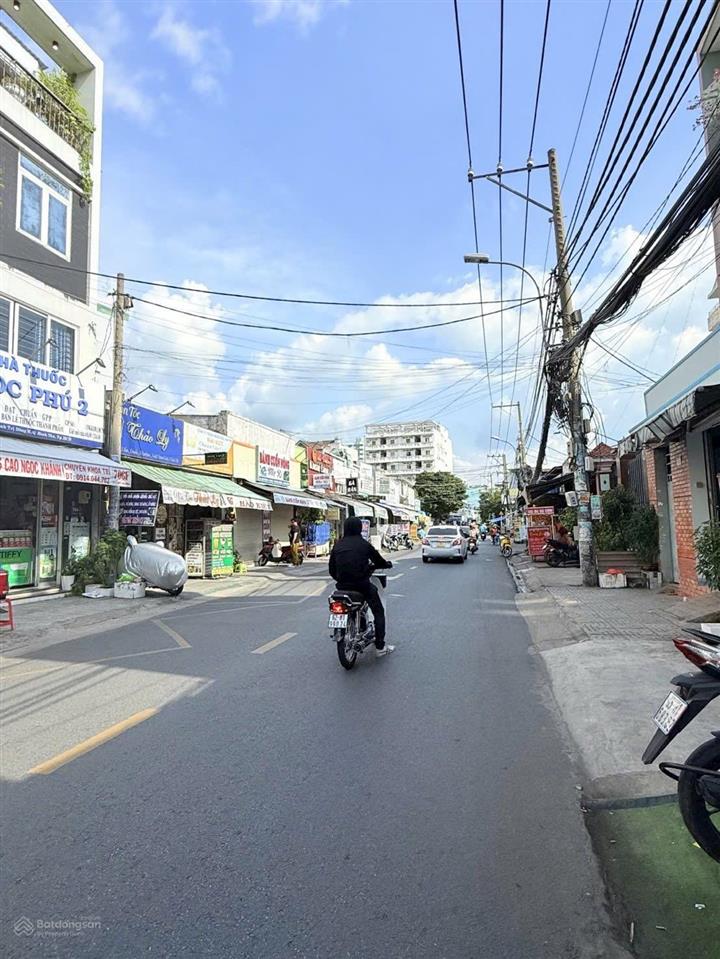 Khách sạn mt tên lửa  dòng tiền ổn định  vị trí đẹp  ngang mt 12m