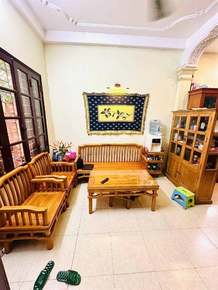Bán gấp nhà tứ liên 30m ra đường ôtô sát đường dẫn lên cầu tứ liên
