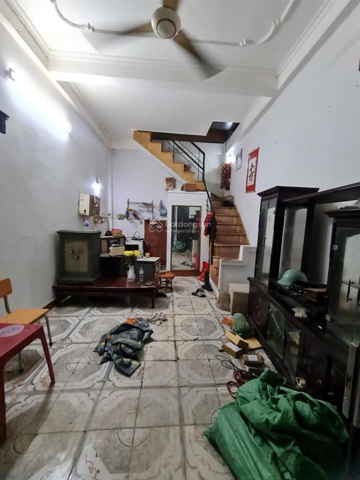 Bán gấp nhà nghĩa dũng giáp ranh 3 quận ba đình hoàn kiếm tây hồ. 20m2 sổ đỏ nhỏ tiền.