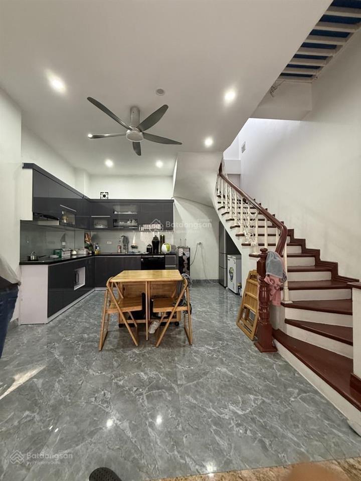 Bán gấp nhà yên phụ 40m2, 6 tầng, mặt tiền siêu phẩm 5m giáp ranh tây hồ, ba đình chỉ 10,3 tỷ
