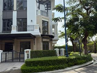Cho thuê biệt thự văn phòng cty, căn góc 300m2 tại verosa park, 30 triệu vnd, nội thất cơ bản.