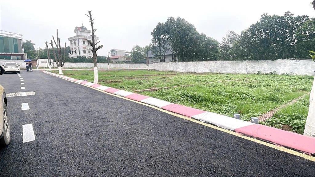 Mảnh đất siêu tiềm năng, sát đh quốc gia hà nội. vị trí đắc địa, giáp fpt, gần chợ, đông dân