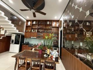 Nhà mặt tiền đường 30/4  160m2  3 tầng  ngay công viên nước 29/3  kinh doanh tốt  17.8 tỷ