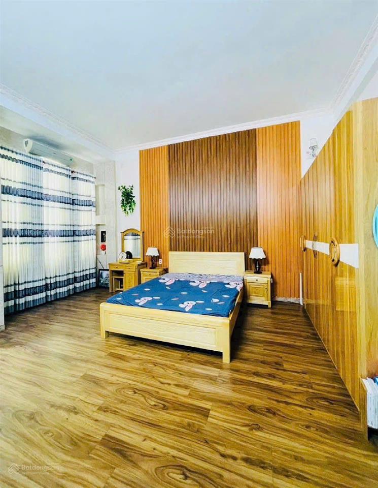 Lô góc 3 tầng kinh doanh  kiệt ô tô nguyễn chí thanh  106m  ngang 9,8m  giá 16 tỷ