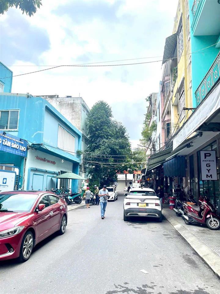 Lô góc 3 tầng kinh doanh  kiệt ô tô nguyễn chí thanh  106m  ngang 9,8m  giá 16 tỷ