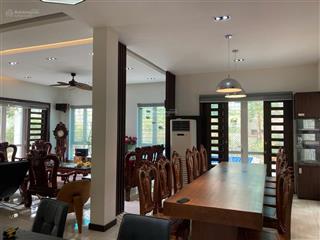 Cho thuê bt 600m2, bể bơi sân vườn sang trọng, hiện đại tại sunny garden city, sài sơn, quốc oai