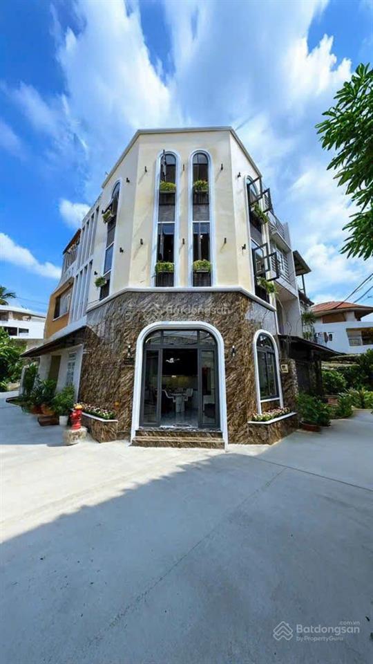 Nhà lô góc không lg hxh thông thống nhất ngay trung tâm gò vấp 3 tầngdtsd gần 100m2 5,5 tỷ