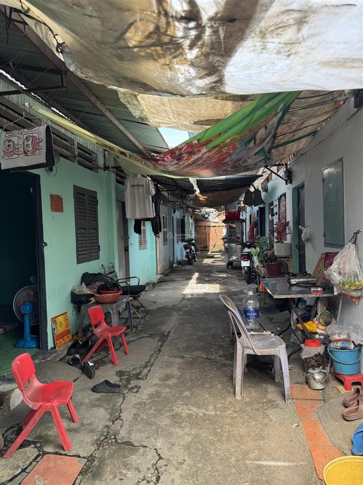 Dãy trọ 20 phòng 200m2 sát ga tàu điện metro đại học quốc gia thủ đức chỉ nhỉnh 9 tỷ đồng bé