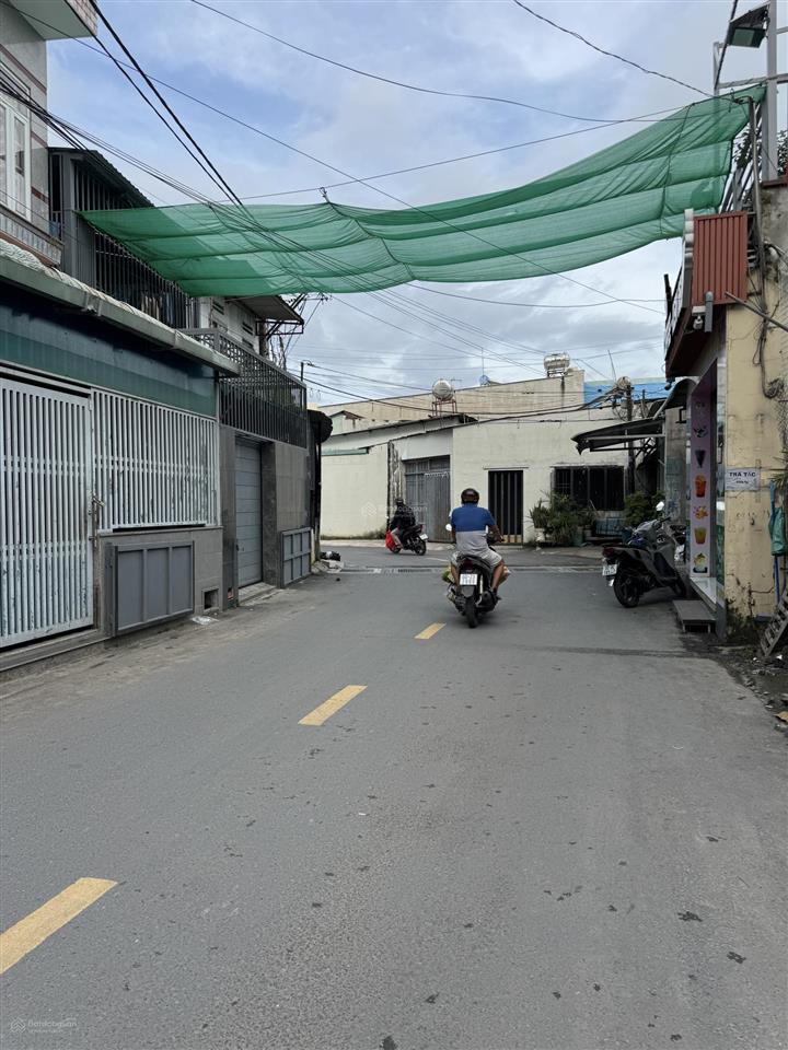 Xe hơi ngủ trong nhà hoàng hữu nam, q9, tp thủ đức 150m2  chỉ 7tỷ7