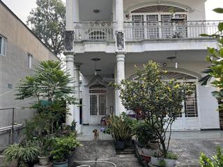 Biệt thự sân vườn 300m2 hoàn công ngay ga tàu điện đại học quốc gia chỉ 16 đồng