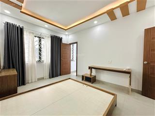 Nhà mới cmt8  q3, dt gần 50m2  nở hậu, 2 tầng  3pn  nhà đầy đủ tiện nghi dọn vào ở ngay