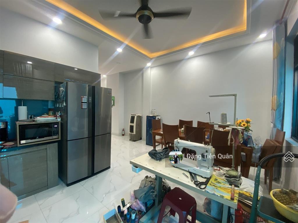 Bán nhà phố 3 tầng citi bella 1, dt 83.2m2, ngang 5.2m, 2 mặt trước sau, 4 pn, 5 wc, 10.1 tỷ