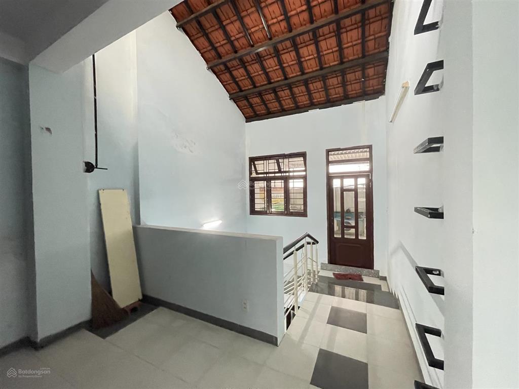 Cho thuê nhà 4 tầng hẻm lê thánh tôn, siêu trung tâm nha trang, sát vincom