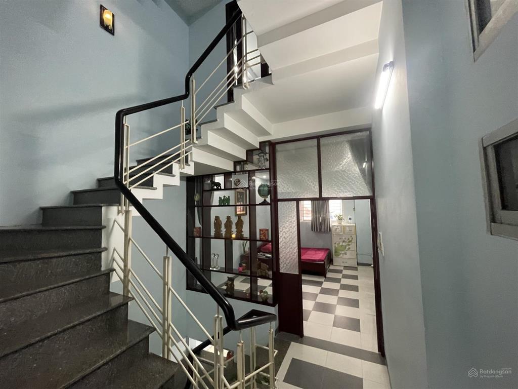 Cho thuê nhà 4 tầng hẻm lê thánh tôn, siêu trung tâm nha trang, sát vincom