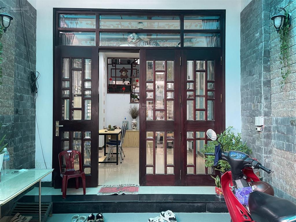 Cho thuê nhà 4 tầng hẻm lê thánh tôn, siêu trung tâm nha trang, sát vincom