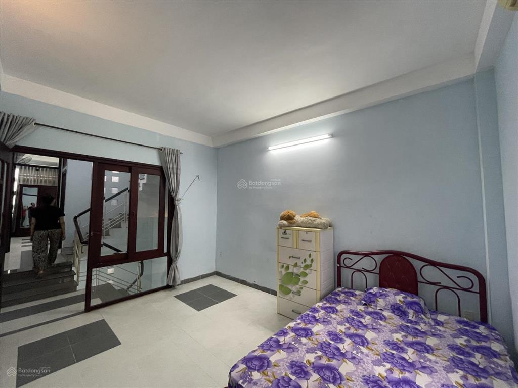 Cho thuê nhà 4 tầng hẻm lê thánh tôn, siêu trung tâm nha trang, sát vincom