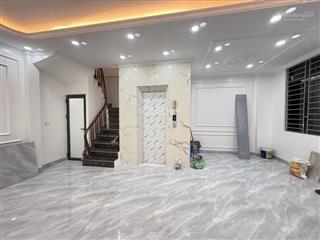 Nhà mới thang máy 5 tầng trung tâm ngọc hồi, , gần phố nhỉnh 9 tỷ