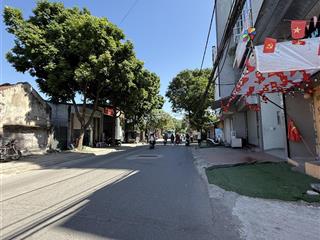 Bán đất tặng nhà tđc lạc thị  ô tô tránh nhau. giá hơn 8 tỷ  diện tích 40m2