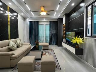 Ô tô vào nhà, sân lại rộng cực kỳ hữu dụng cho gia đình có xe.