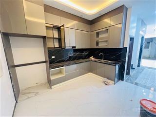 ** nhà đẹp 5 tầng thang máy vài bước ra công viên hồ  hàng xóm linh đàm