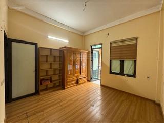 Bán đất tặng nhà tự khoát ô tô qua nhà diện tích 60m