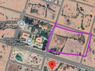 5,6 tỷ tl lô đất 5800m2 gốc 2 mặt tiền đường 40m trung tâm hành chính huyện thuận nam