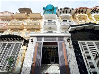 10,8 tỷ giảm mạnh còn 9,1 tỷ nhà 3 lầu sân thượng kdc lý phục man quận 7