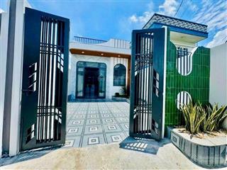 Chính chủ bán gấp nhà cấp bốn ,bốn phòng ngủ...