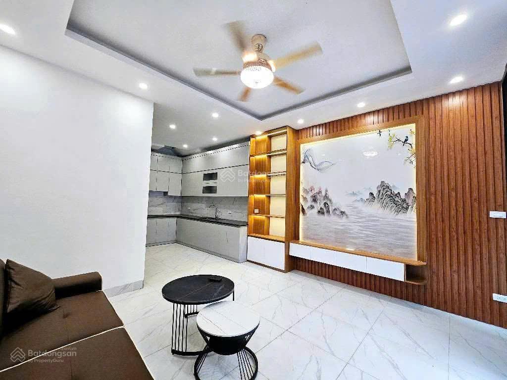 Miêu nha tây mõ nhà đẹp thang máy sát phố nội thất đẹp