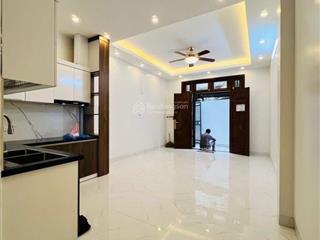 Văn hội gần học viện tài chính  giá tốt.
* 30 m2  5 tầng  5 tỷ hơn.
* 1 căn duy nhất.