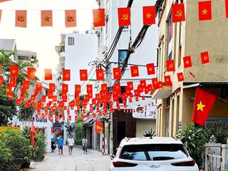 Văn hội, bắc từ liêm  ô tô thông, đỗ cửa.
* 52 m2  5 tầng  giá 8,4 tỷ.
* vị trí đẹp