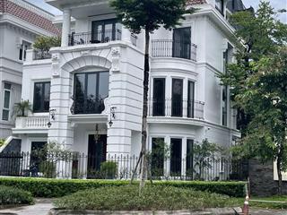 Biệt phủ ciputra  căn góc ngã tư mặt đường chính, đẹp vô cùng. dt 305 m2  33m mặt tiền  126 tỷ