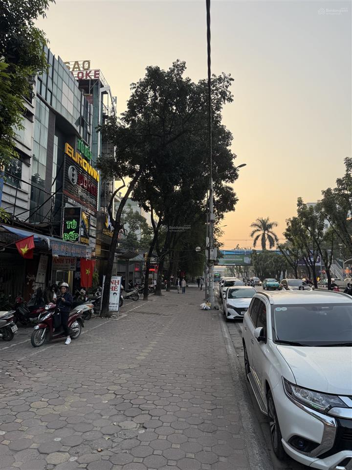 Mặt phố hoàng quốc việt, cầu giấy  vỉa hè rộng  kinh doanh mọi loại hình.
* 54 m2  5 tầng.