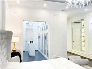 Ô tô quay đầu  nhà mới cầu giấy 3 thoáng 6 tầng thang máy 42m nhỉnh 11 tỷ