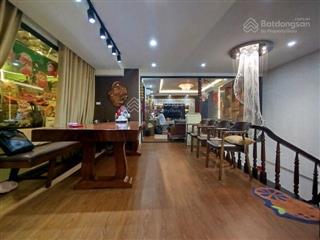 Bán căn penhouse 4pn, 3wc, 180m2 tại hồ tùng mậu, mai dịch, cầu giấy, 12,5 tỷ giá ưu đãi