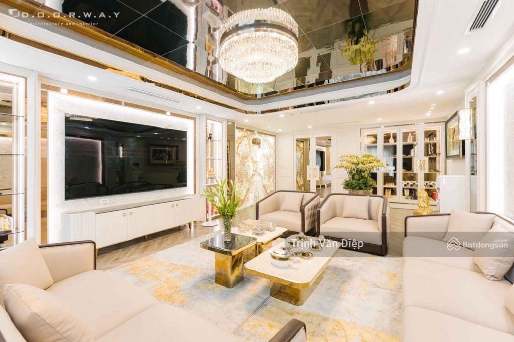 Bán nhà khu vườn đào  lạc long quân,lô góc 2 mặt đường, ô tô tránh có vỉa hè. 105m2, 5 tầng, 33 tỷ
