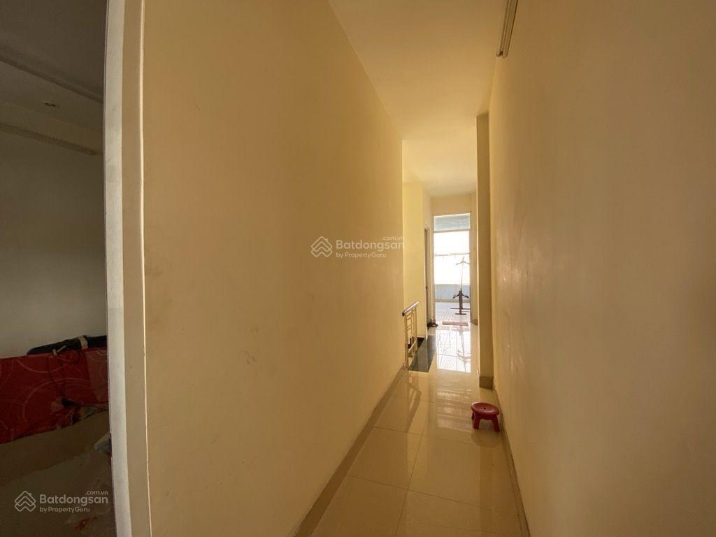 Nhà 3 tầng xe hơi quay đầu trung tâm nhà bè  gần 100m2  chỉ nhĩnh 7tỷ