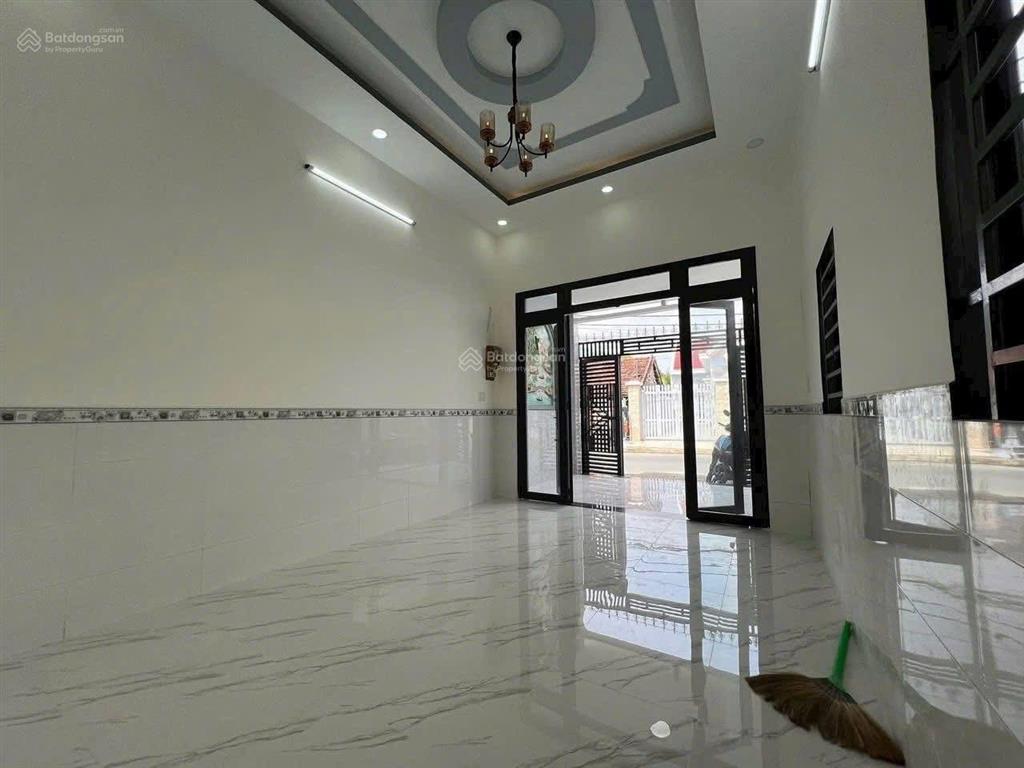 Bán gấp nhà cấp 4 diện tích 90m2 750tr ngay thới hoà, bến cát gần chợ đang cho thuê 5tr/ tháng shr
