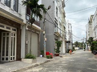 (cg 6,x tỷ) nhà 3 tầng đẹp ngay vòng xoay phú hữu quận 9 giáp q2