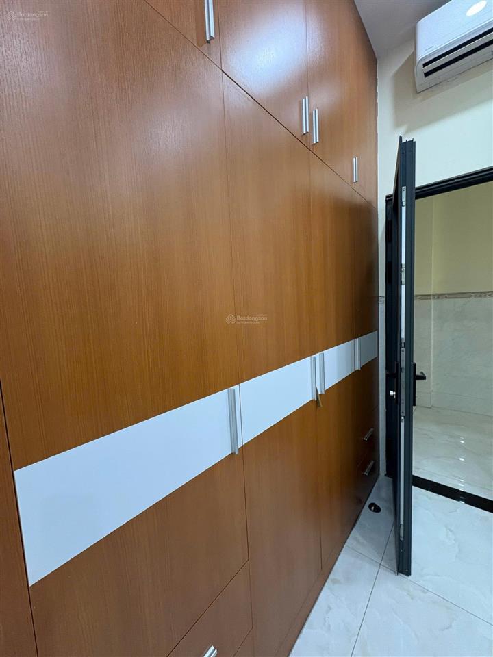 (cg 6,x tỷ) nhà 3 tầng đẹp ngay vòng xoay phú hữu quận 9 giáp q2