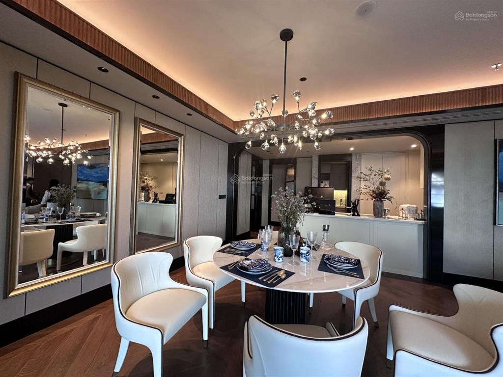 Căn góc the grand view phố hàng bài cực hiếm sẵn sổ đỏ 180m2 3pn tầng đẹp