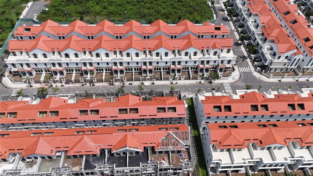 Bán nhà phố the suite aqua city 8x20m, giá chỉ 6.5 tỷ all in nhà sẵn ở liền.  ngọc dung 093155617