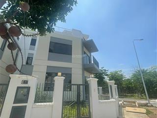 Bán căn góc duy nhất the suite 10x20m, cách quảng trường trung tâm chỉ 200m.  0931 556 ***