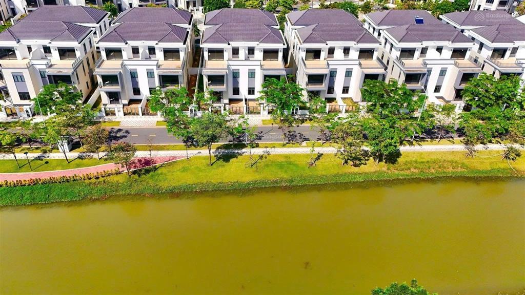 Biệt thự đơn lập sông tự nhiên 400m2, chỉ 25 tỷ, vào tiền nhẹ.  0931 556 ***