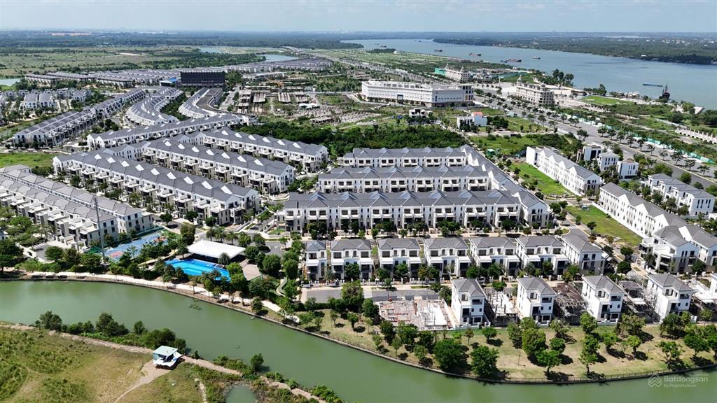 Biệt thự đơn lập sông tự nhiên 400m2, chỉ 25 tỷ, vào tiền nhẹ.  0931 556 ***