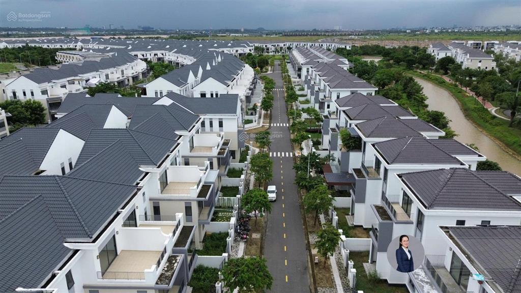 Nhà phố góc mảng xanh giá hiếm của aqua city