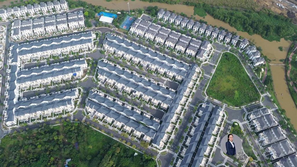 Nhà phố góc mảng xanh giá hiếm của aqua city