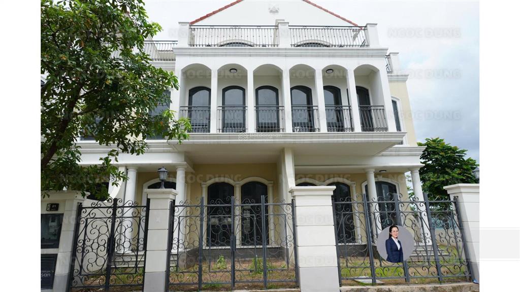 Giá rớt sâu nhà phố 8x20 the suite chỉ 8.1 tỷ.  pkd 0931 556 ***