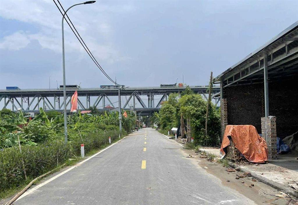 Cần bán gấp lô đất gần cầu thăng long